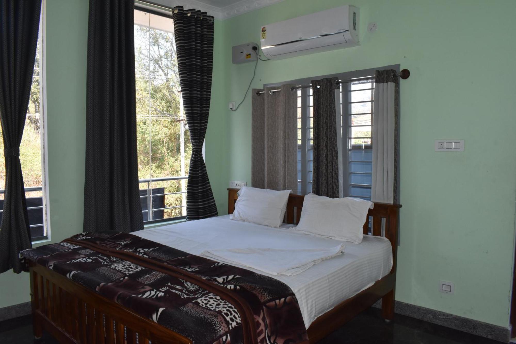 Yelagiri Goldhill Resort ภายนอก รูปภาพ