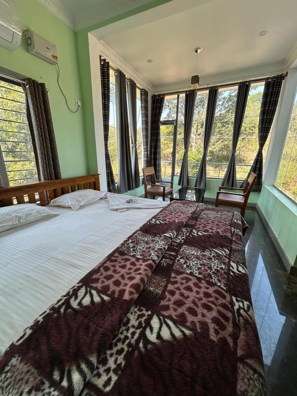 Yelagiri Goldhill Resort ภายนอก รูปภาพ